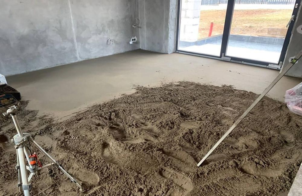 В чём технология механизированной стяжки станцией? устройство полусухой стяжки цена